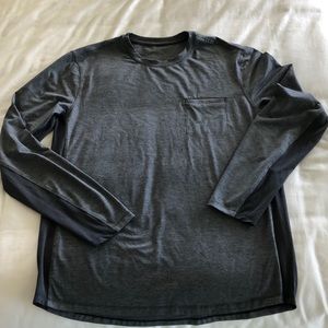 Used men’s lululemon long sleeve shirt